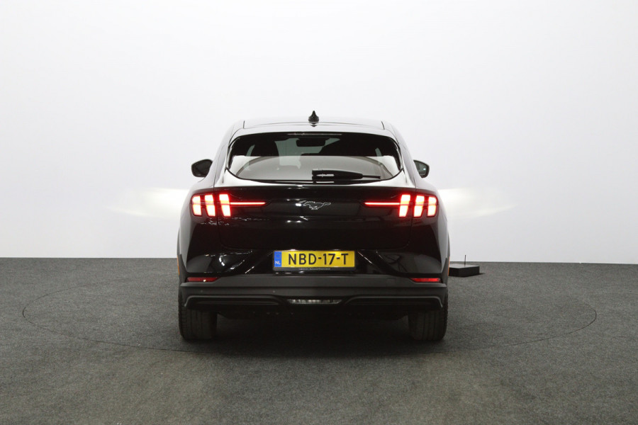 Ford Mustang Mach-E RWD 75 kWh 270 PK, SOH 91 %, Winterpakket, Adap. Cruise Control, Leder, Camera