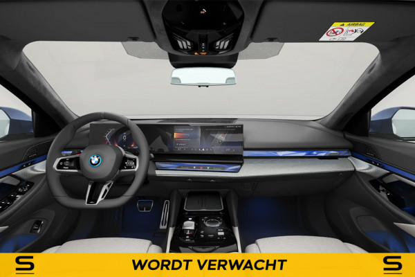 BMW 5 Serie Touring 550e|M-Sport Pro|Pano|B&W|Fiscaal gunstig