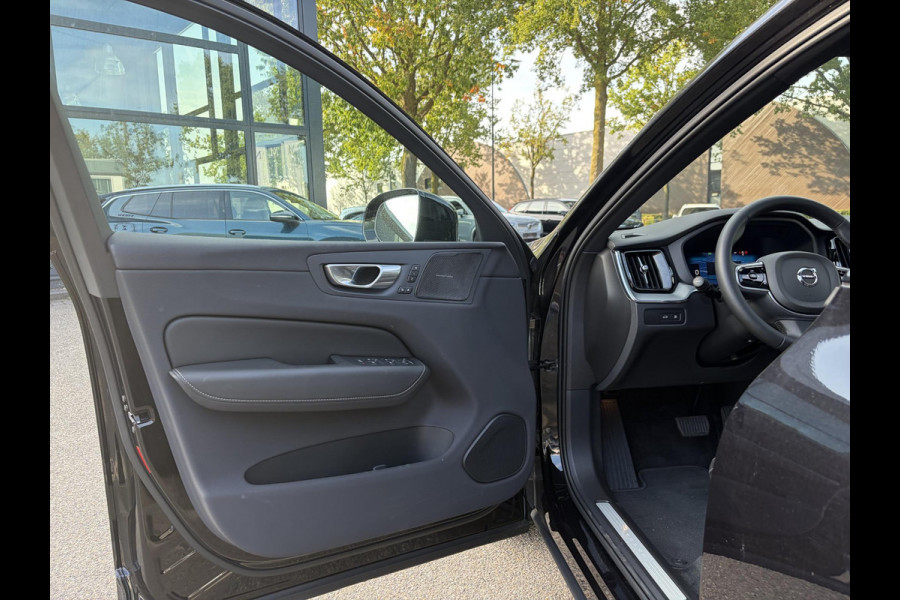 Volvo XC60 2.0 T6 Plug-in hybrid AWD Plus Black Edition NAPPALEDER + STOELVENTILATIE| HARMAN KARDON| PANO| 360 CAMERA| MEMORY STOELEN|