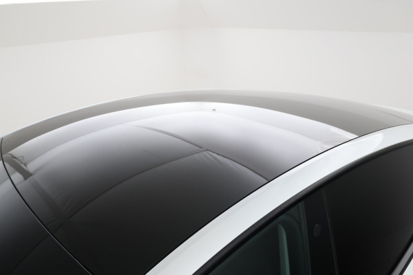 Tesla Model Y Long Range AWD 75 kWh Navigatie, trekhaak! Volleder, Climate