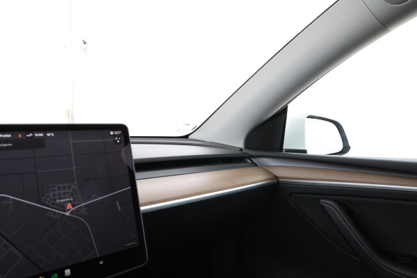 Tesla Model Y Long Range AWD 75 kWh Navigatie, trekhaak! Volleder, Climate