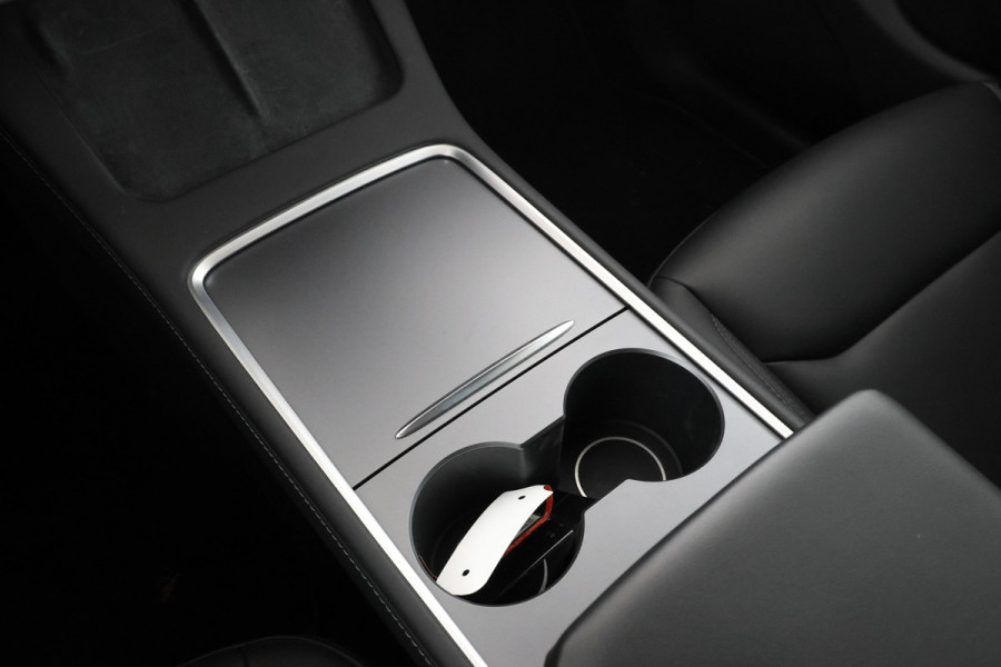Tesla Model Y Long Range AWD 75 kWh Navigatie, trekhaak! Volleder, Climate