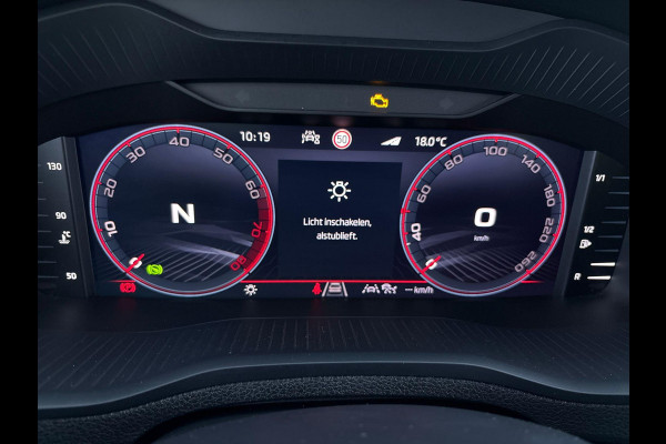Škoda Karoq 1.5 TSI ACT Sportline Business 150 pk Automaat (DSG) | Verlengde garantie | Navigatie via App | Parkeersensoren | Achteruitrijcamera | Adaptieve cruise control | Stoelverwarming v/a | Verwarmde voorruit |