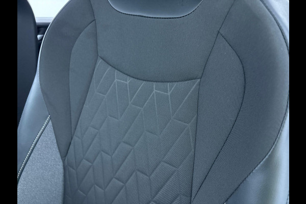 Volkswagen Tiguan 1.5 eTSI Life GOAL 150 pk Automaat (DSG) | Navigatie | Trekhaak (wegklapbaar) | Parkeersensoren (Park assist) | Rondomzicht camera | Stoelverwarming | Keyless | LED koplampen |