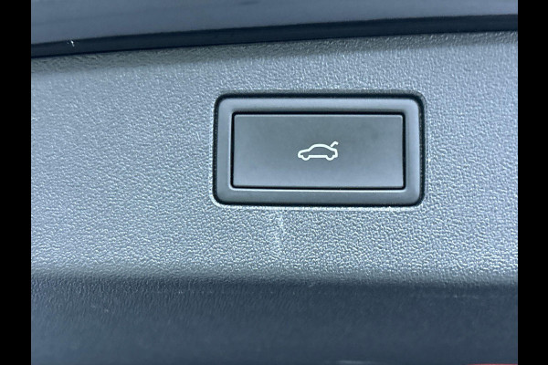 Volkswagen Tiguan 1.5 eTSI Life GOAL 150 pk Automaat (DSG) | Navigatie | Trekhaak (wegklapbaar) | Parkeersensoren (Park assist) | Rondomzicht camera | Stoelverwarming | Keyless | LED koplampen |