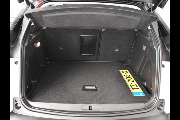Peugeot 3008 1.2 PureTech AGC Allure | Panoramadak | Trekhaak | Navigatie | Climate Control | Achteruitrijcamera |