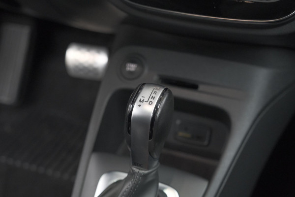 Renault Captur TCe 150 EDC Intens | Panoramadak | Camera | Allseason Banden