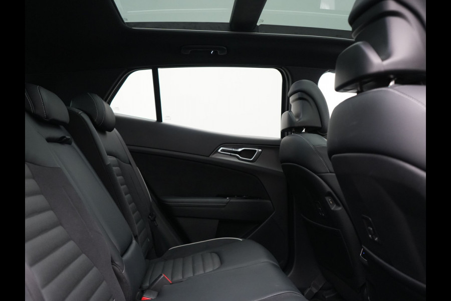 Kia Sportage 1.6 T-GDi AWD GT-PlusLine PHEV 265pk Dealer O.H. | SOH 98% | Trekhaak Afn. | Panodak | 360 Camera | Adaptive Cruise | Harman / Kardon | Lederen Sportstoelen Memory & Ventilatie | BLIS | Keyless | Stoelen & Stuur Verwarmd | Apple Carplay | Plug In Hybrid |
