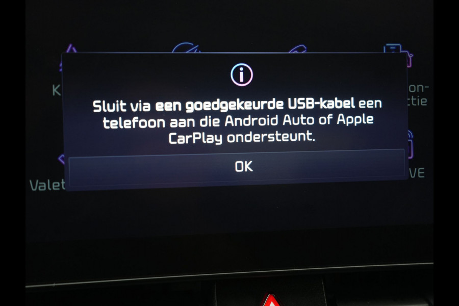 Kia Sportage 1.6 T-GDi AWD GT-PlusLine PHEV 265pk Dealer O.H. | SOH 98% | Trekhaak Afn. | Panodak | 360 Camera | Adaptive Cruise | Harman / Kardon | Lederen Sportstoelen Memory & Ventilatie | BLIS | Keyless | Stoelen & Stuur Verwarmd | Apple Carplay | Plug In Hybrid |