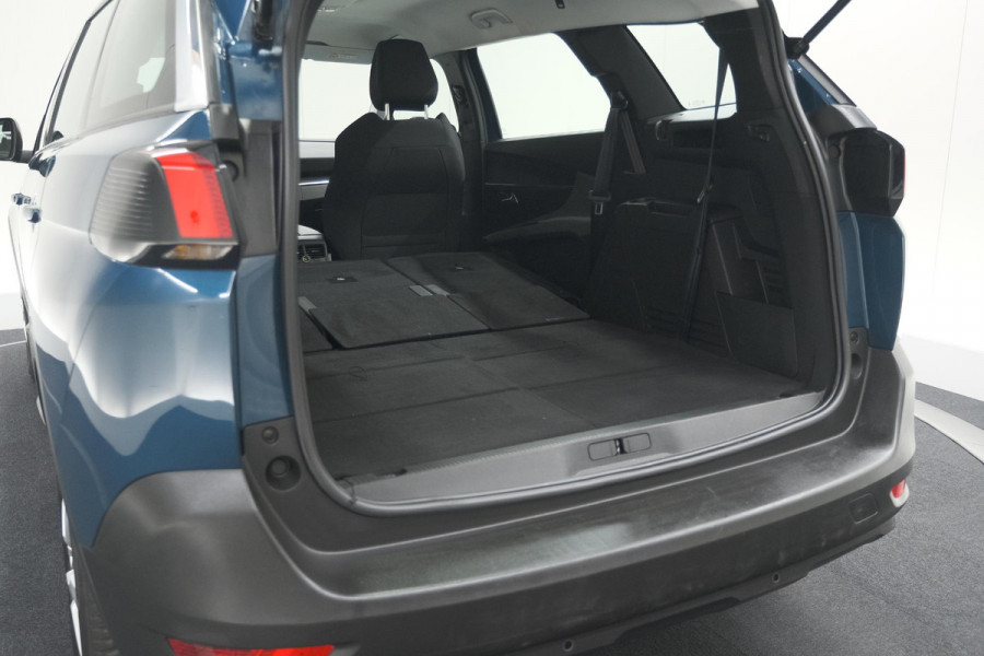 Peugeot 5008 PureTech 130 EAT8 Active Pack | 7 Zitplaatsen | Apple Carplay | Parkeersensoren | Navigatie
