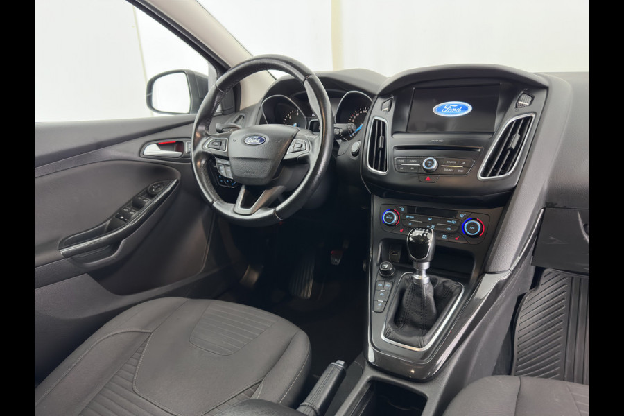 Ford FOCUS Wagon 1.5 TDCI Titanium (INCL.BTW) *NAVI-FULLMAP | HEATED-COMFORTSEATS | CAMERA | KEYLESS | PRIVACY-GLASS | ECC | PDC | CRUISE | 16''ALU*