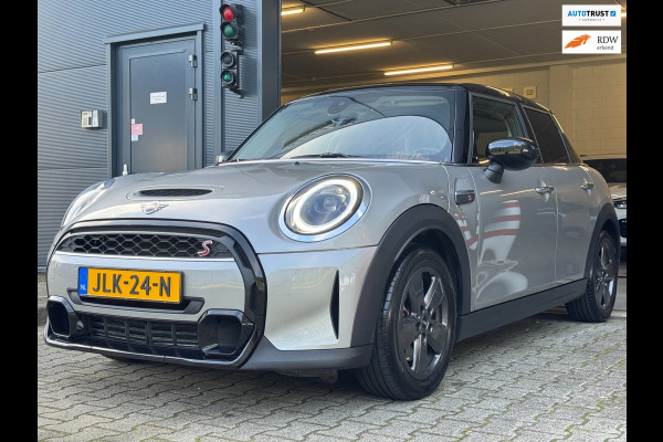 MINI 5-deurs 2.0 Cooper S Classic / LAGE KM-STAND ! / CAMERA / KEYLESS / CARPLAY / CLIMATE / SFEER / STOEL+STUUR VERW. / DAB+ !