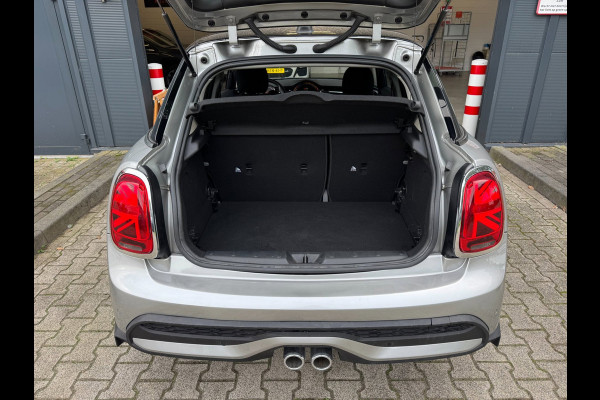 MINI 5-deurs 2.0 Cooper S Classic / LAGE KM-STAND ! / CAMERA / KEYLESS / CARPLAY / CLIMATE / SFEER / STOEL+STUUR VERW. / DAB+ !