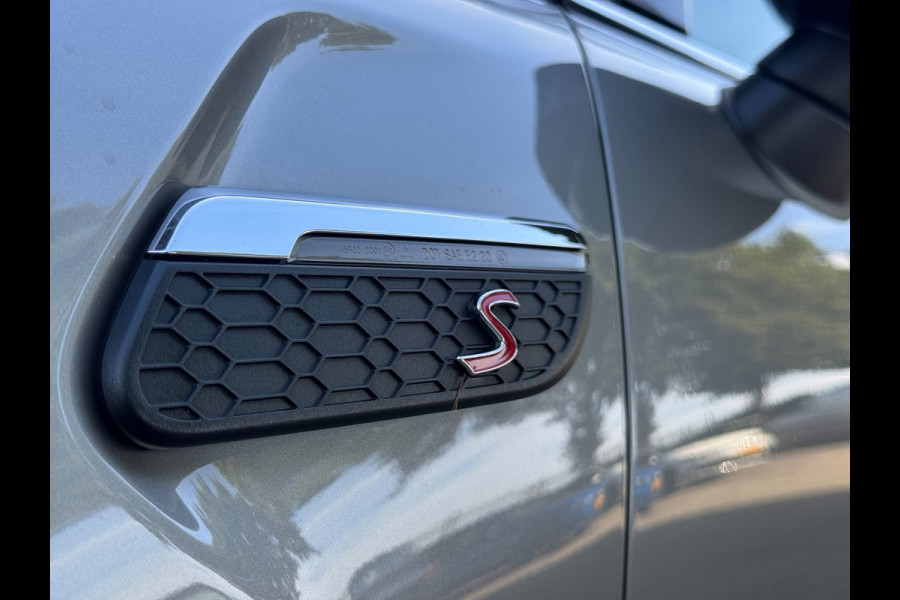 MINI 5-deurs 2.0 Cooper S Classic / LAGE KM-STAND ! / CAMERA / KEYLESS / CARPLAY / CLIMATE / SFEER / STOEL+STUUR VERW. / DAB+ !