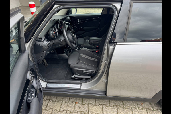 MINI 5-deurs 2.0 Cooper S Classic / LAGE KM-STAND ! / CAMERA / KEYLESS / CARPLAY / CLIMATE / SFEER / STOEL+STUUR VERW. / DAB+ !