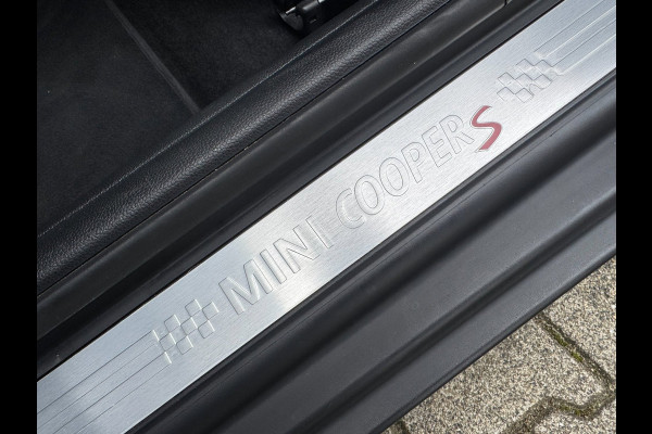 MINI 5-deurs 2.0 Cooper S Classic / LAGE KM-STAND ! / CAMERA / KEYLESS / CARPLAY / CLIMATE / SFEER / STOEL+STUUR VERW. / DAB+ !