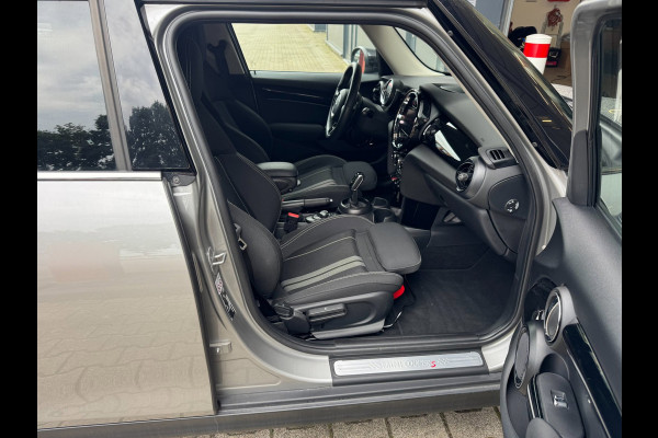MINI 5-deurs 2.0 Cooper S Classic / LAGE KM-STAND ! / CAMERA / KEYLESS / CARPLAY / CLIMATE / SFEER / STOEL+STUUR VERW. / DAB+ !