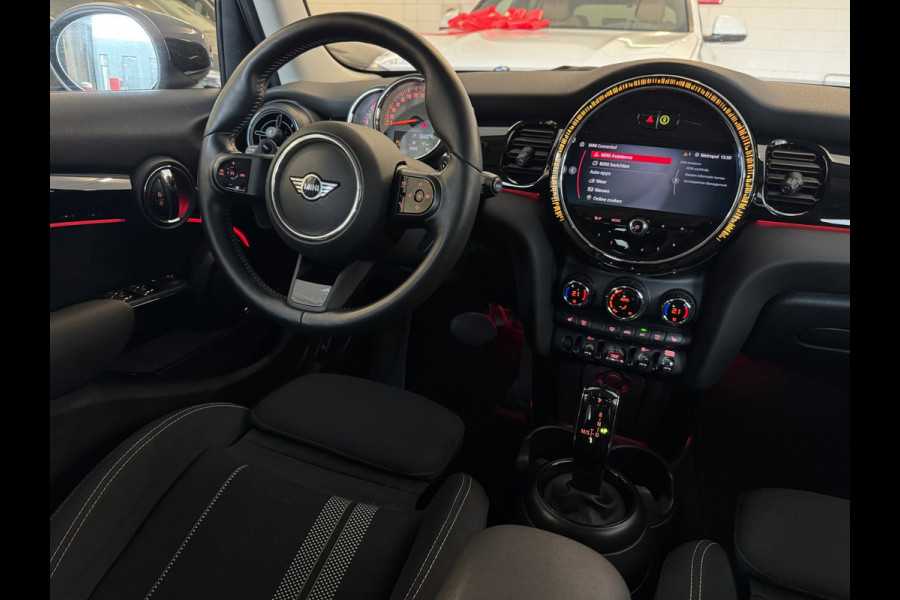 MINI 5-deurs 2.0 Cooper S Classic / LAGE KM-STAND ! / CAMERA / KEYLESS / CARPLAY / CLIMATE / SFEER / STOEL+STUUR VERW. / DAB+ !