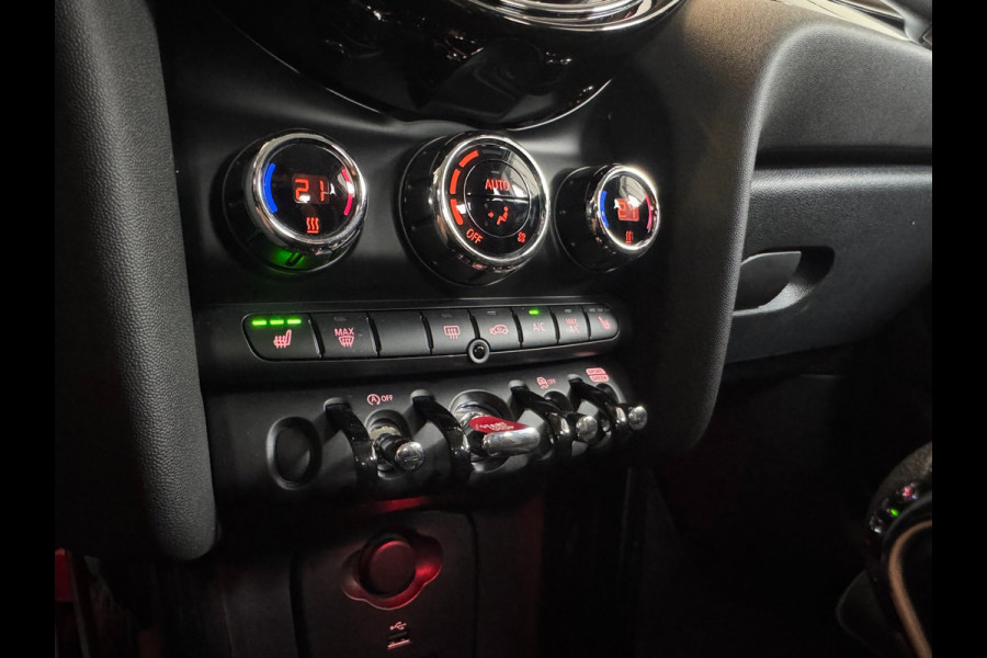 MINI 5-deurs 2.0 Cooper S Classic / LAGE KM-STAND ! / CAMERA / KEYLESS / CARPLAY / CLIMATE / SFEER / STOEL+STUUR VERW. / DAB+ !