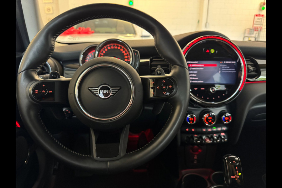 MINI 5-deurs 2.0 Cooper S Classic / LAGE KM-STAND ! / CAMERA / KEYLESS / CARPLAY / CLIMATE / SFEER / STOEL+STUUR VERW. / DAB+ !