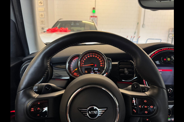 MINI 5-deurs 2.0 Cooper S Classic / LAGE KM-STAND ! / CAMERA / KEYLESS / CARPLAY / CLIMATE / SFEER / STOEL+STUUR VERW. / DAB+ !