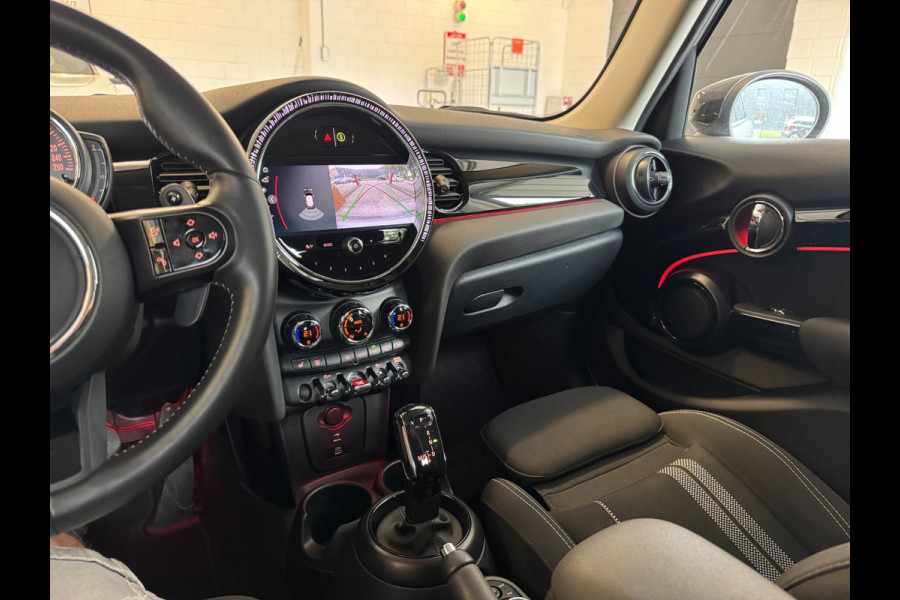MINI 5-deurs 2.0 Cooper S Classic / LAGE KM-STAND ! / CAMERA / KEYLESS / CARPLAY / CLIMATE / SFEER / STOEL+STUUR VERW. / DAB+ !