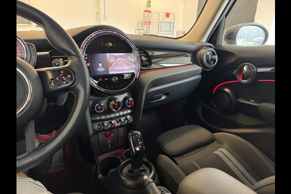 MINI 5-deurs 2.0 Cooper S Classic / LAGE KM-STAND ! / CAMERA / KEYLESS / CARPLAY / CLIMATE / SFEER / STOEL+STUUR VERW. / DAB+ !