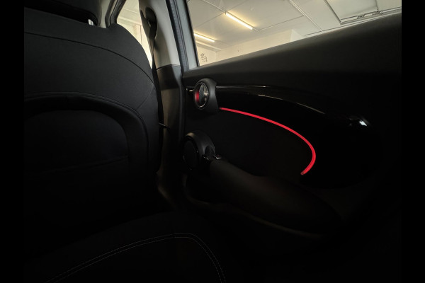 MINI 5-deurs 2.0 Cooper S Classic / LAGE KM-STAND ! / CAMERA / KEYLESS / CARPLAY / CLIMATE / SFEER / STOEL+STUUR VERW. / DAB+ !