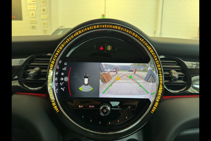 MINI 5-deurs 2.0 Cooper S Classic / LAGE KM-STAND ! / CAMERA / KEYLESS / CARPLAY / CLIMATE / SFEER / STOEL+STUUR VERW. / DAB+ !