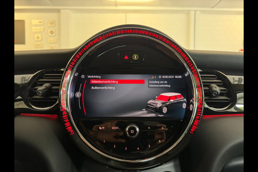 MINI 5-deurs 2.0 Cooper S Classic / LAGE KM-STAND ! / CAMERA / KEYLESS / CARPLAY / CLIMATE / SFEER / STOEL+STUUR VERW. / DAB+ !