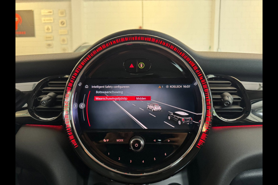 MINI 5-deurs 2.0 Cooper S Classic / LAGE KM-STAND ! / CAMERA / KEYLESS / CARPLAY / CLIMATE / SFEER / STOEL+STUUR VERW. / DAB+ !