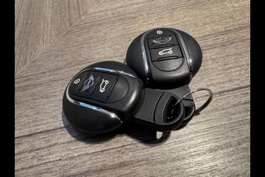 MINI 5-deurs 2.0 Cooper S Classic / LAGE KM-STAND ! / CAMERA / KEYLESS / CARPLAY / CLIMATE / SFEER / STOEL+STUUR VERW. / DAB+ !