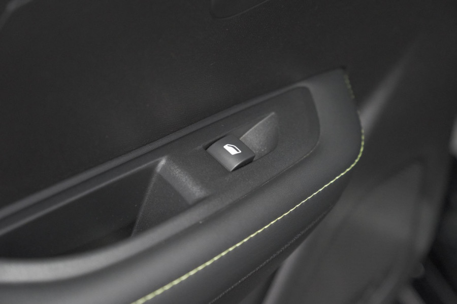 Peugeot 208 PureTech 100 GT | Camera | Apple Carplay | Parkeersensoren | Navigatie