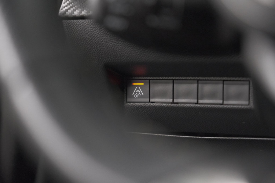 Peugeot 208 PureTech 100 GT | Camera | Apple Carplay | Parkeersensoren | Navigatie