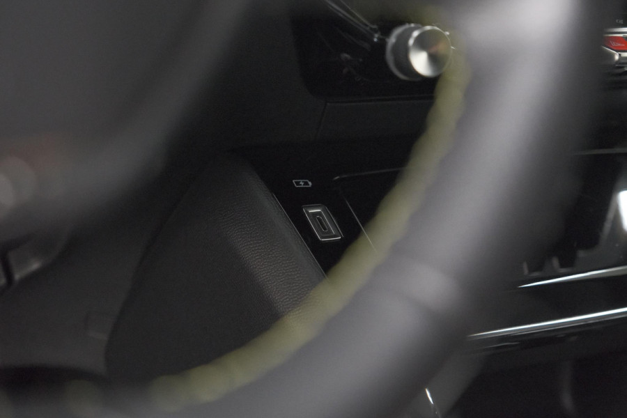 Peugeot 208 PureTech 100 GT | Camera | Apple Carplay | Parkeersensoren | Navigatie