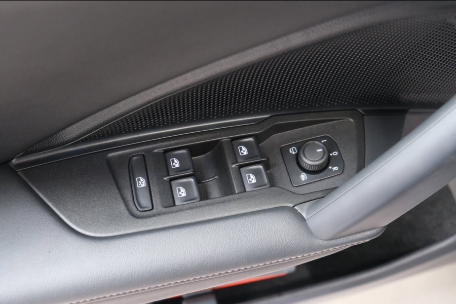Volkswagen Tiguan 1.5 eTSI Life Edition Automaat - N.A.P. Airco, Cruise, Navi, PDC, Carplay, Virtueel display.