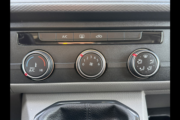 Volkswagen Transporter 2.0 TDI L2H3 28 Comfortline Carplay Cruise Navigatie Airco Trekhaak 3 Zitplaatsen