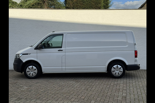 Volkswagen Transporter 2.0 TDI L2H3 28 Comfortline Carplay Cruise Navigatie Airco Trekhaak 3 Zitplaatsen