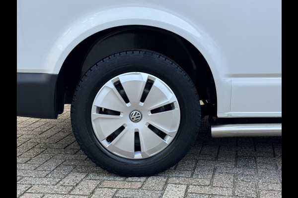 Volkswagen Transporter 2.0 TDI L2H3 28 Comfortline Carplay Cruise Navigatie Airco Trekhaak 3 Zitplaatsen