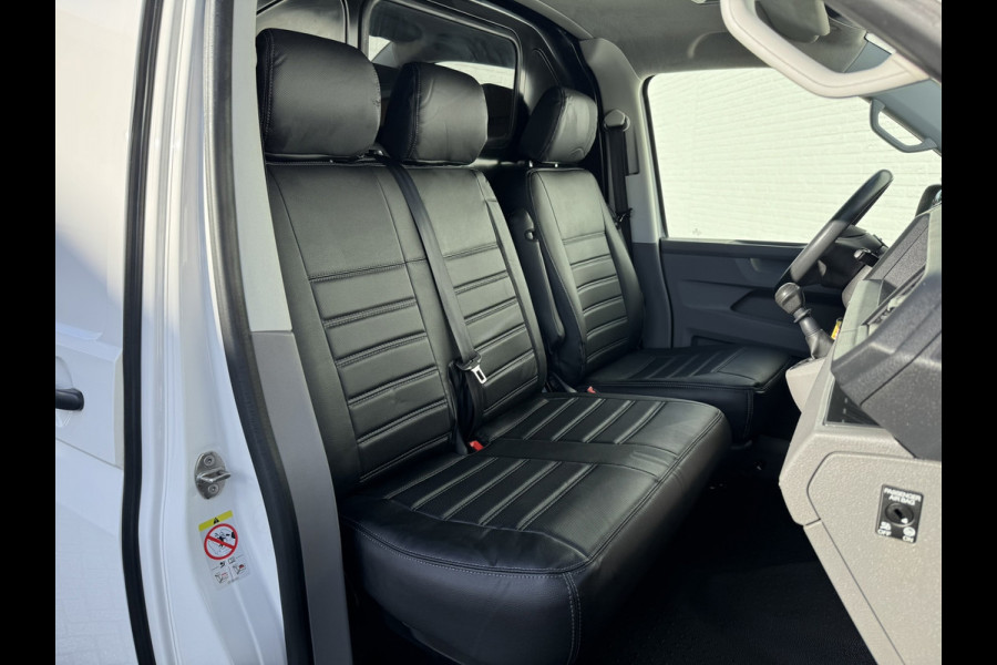Volkswagen Transporter 2.0 TDI L2H3 28 Comfortline Carplay Cruise Navigatie Airco Trekhaak 3 Zitplaatsen