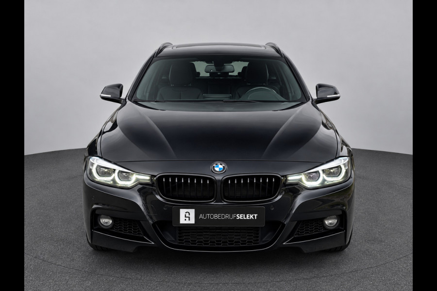 BMW 3 Serie Touring 318i M-Sport | Panorama | 19 inch | LED | Camera | Stoelverwarming | Leer | Elektr. achterklep