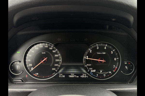 BMW 3 Serie Touring 318i M-Sport | Panorama | 19 inch | LED | Camera | Stoelverwarming | Leer | Elektr. achterklep