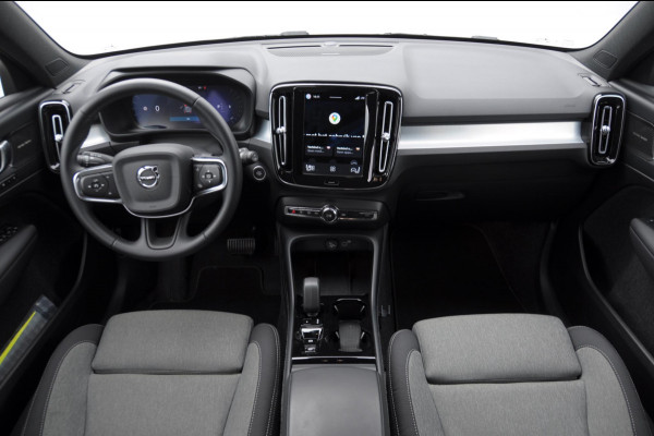 Volvo XC40 211PK Automaat B4 Plus Dark / Trekhaak / Navigatie / Adaptive Cruise / Harman Kardon / Stuur- & Stoelverwarming / Elektrische achterklep / Achteruitrijcamera / Elektrische stoelverst. met geheugen