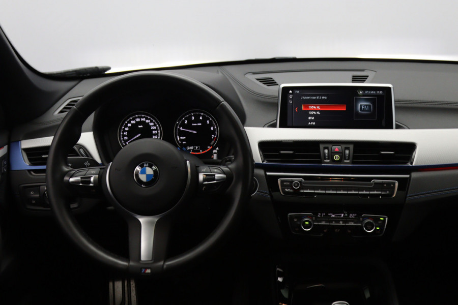 BMW X1 sDrive18i 140 PK Automaat M-Sport Executive Edition, Panoramadak, Camera, Cruise Control