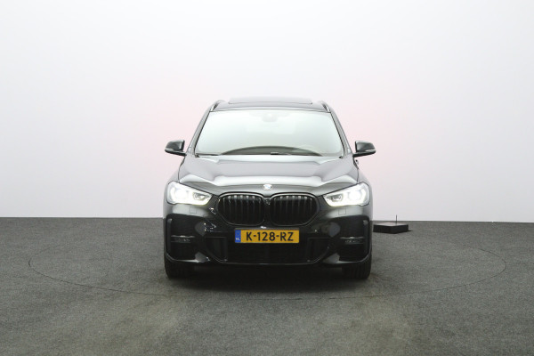 BMW X1 sDrive18i 140 PK Automaat M-Sport Executive Edition, Panoramadak, Camera, Cruise Control