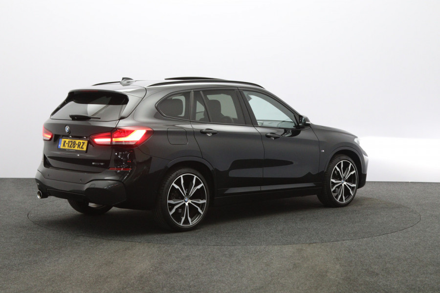 BMW X1 sDrive18i 140 PK Automaat M-Sport Executive Edition, Panoramadak, Camera, Cruise Control