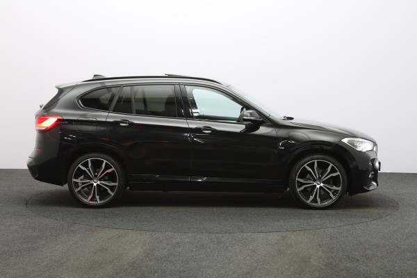BMW X1 sDrive18i 140 PK Automaat M-Sport Executive Edition, Panoramadak, Camera, Cruise Control