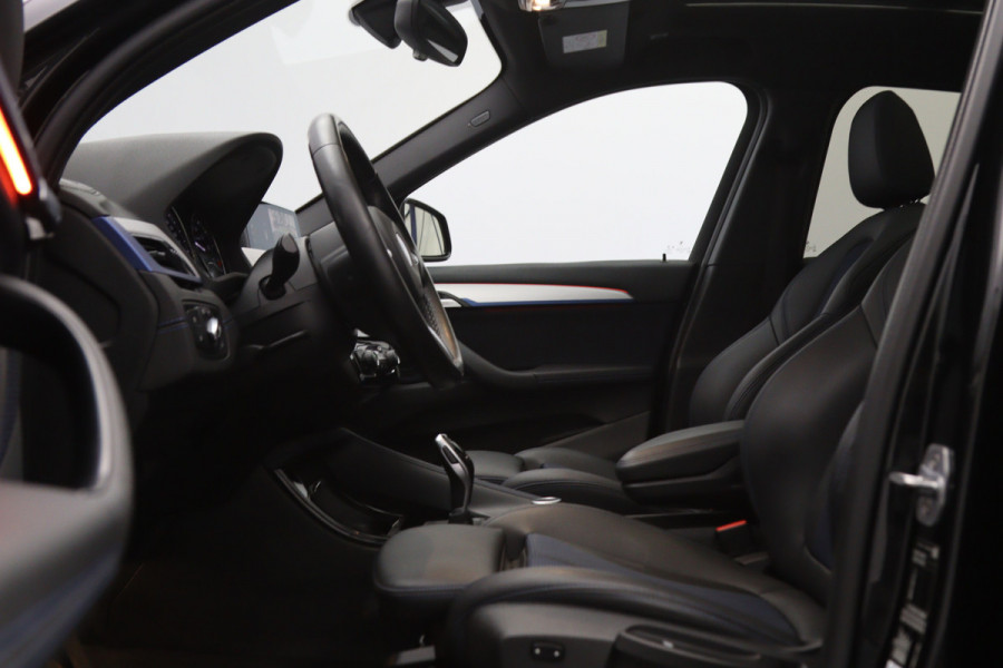 BMW X1 sDrive18i 140 PK Automaat M-Sport Executive Edition, Panoramadak, Camera, Cruise Control