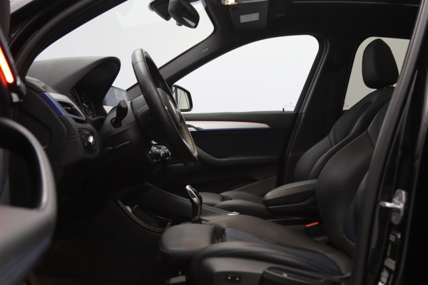 BMW X1 sDrive18i 140 PK Automaat M-Sport Executive Edition, Panoramadak, Camera, Cruise Control
