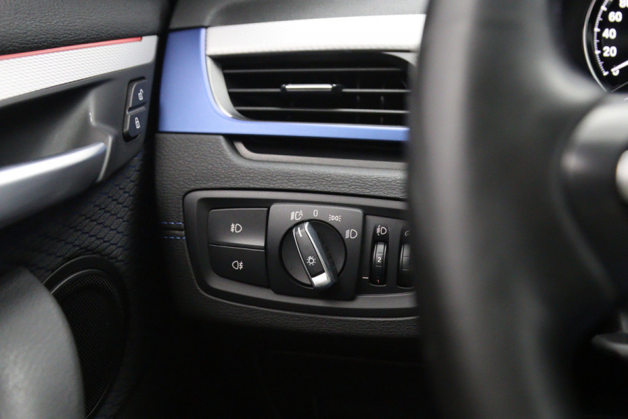 BMW X1 sDrive18i 140 PK Automaat M-Sport Executive Edition, Panoramadak, Camera, Cruise Control